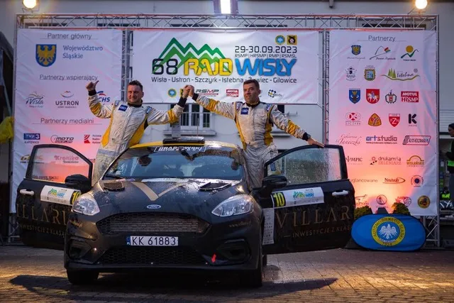 Drugie miejsce, które Zespół Rajdowy Villaria zdobył w Rajdzie Wisły, zapewniło jednocześnie Piotrowi Krotoszyńskiemu i Mateuszowi Martynkowi tytuł ViceMistrzów w Rajdowych Samochodowych Mistrzostwach Polski klasy trzeciej.