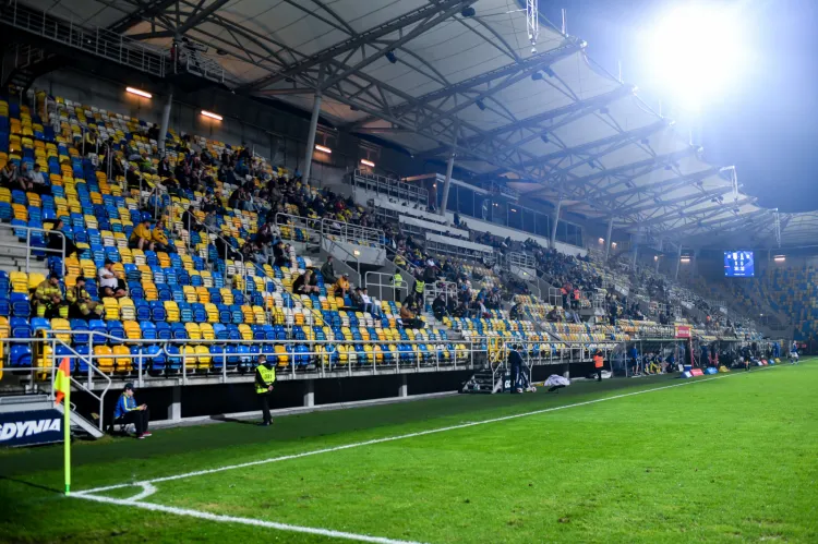 Porozumienie akcjonariuszy odnośnie zmian właścicielskich w Arce Gdynia na razie nie zmieniła trudnej sytuacji klubu. 
