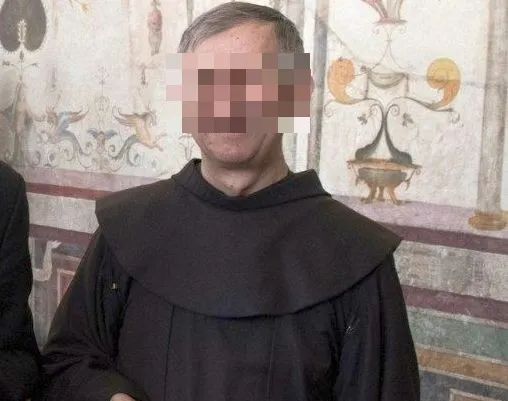 Franciszkanin Polikarp N. usłyszał 14 zarzutów związanych z wykorzystywaniem seksualnym małoletnich.