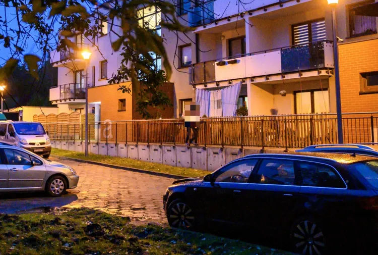 Balkon mieszkania, w którym doszło do tragedii.