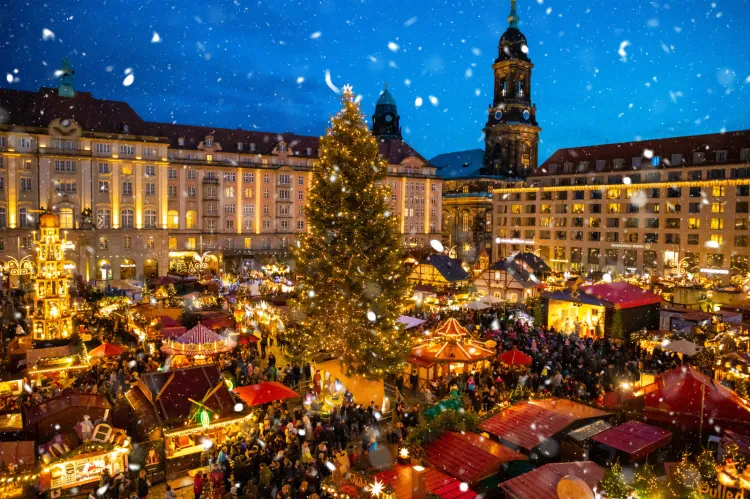 Jarmark Bożonarodzeniowy na berlińskim Gendarmenmarkt jest uznawany za jeden z najpiękniejszych w Europie. 