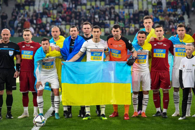 W kwietniu 2022 roku Lechia Gdańsk grała towarzysko z ukraińskim Szachtarem Donieck na Polsat Plus Arenie. Teraz na tym samym stadionie zmierzy się z reprezentacja Ukrainy.