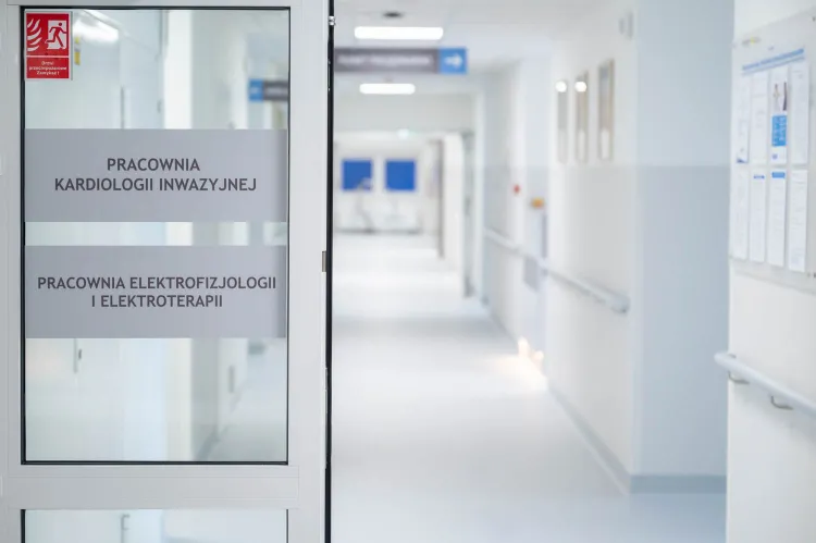 Niektóre szpitale decydują się na ograniczenia odwiedzin z powodu sytuacji epidemiologicznej.