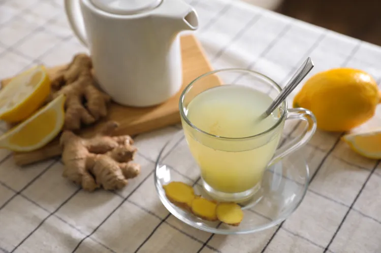 Rozgrzewająca herbata z miodem i imbirem pomoże nie tylko w trakcie choroby, ale również wzmocni naszą odporność.