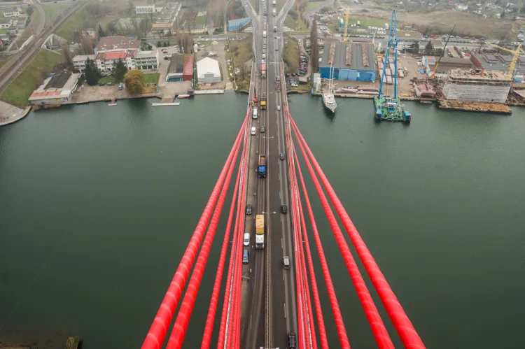 Most wantowy ze swoim 100-metrowym dwunogim pylonem to jeden z najbardziej charakterystycznych obiektów inżynierskich w Gdańsku.