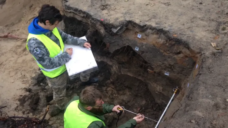 Badania archeologiczne na Westerplatte zaczęły się w 2016 r. Do 2023 r. przeprowadzono 10 etapów badań. Wiosną 2024 r. archeolodzy znowu pójdą w teren. 