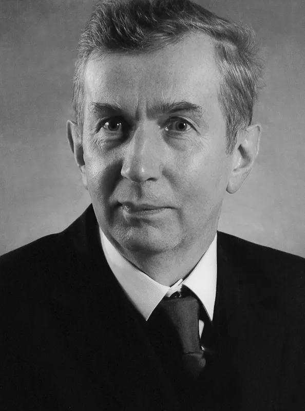 Prof. Marek Andrzejewski urodził się 4 X 1947 w Bydgoszczy. Zmarł 29 XI 2023 w Gdańsku.