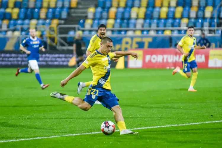 Kacper Skóra w sobotę opuści mecz z GKS Katowice, gdyż będzie musiał pauzować za żółte kartki. Czwartą w tym sezonie otrzymał w starciu z Lechią Gdańsk.