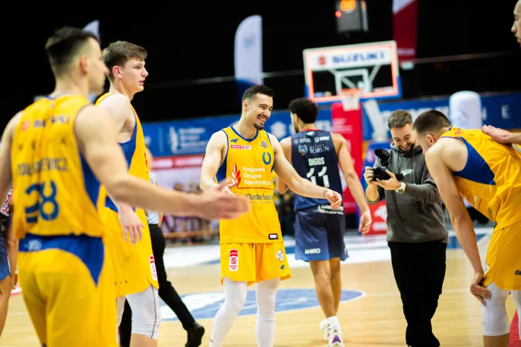 Krajowa Grupa Spożywcza Arka Gdynia odniosła trzecie zwycięstwo w sezonie, jednocześnie świetnie reagując na derbową porażkę z Treflem Sopot.