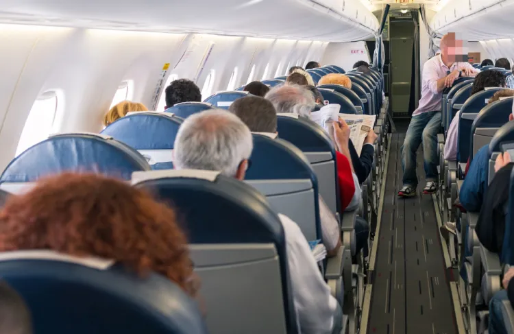 Mężczyzna zakłócał lot współpasażerom i twierdził, że "stewardessa się go czepiła". Zdjęcie ilustracyjne.