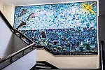 Mozaika w Specjalistycznej Przychodni Lekarskiej Śródmieście przy ul. Armii Krajowej 44 w Gdyni, której autorkami są lekarka Izabela Fołta oraz artystka ceramiczka Anna Strzelczyk