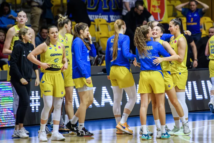 Koszykarki VBW Arki Gdynia mają powody do zadowolenia, gdyż 1. rundę w Orlen Basket Lidze Kobiet kończą na 3. miejscu.