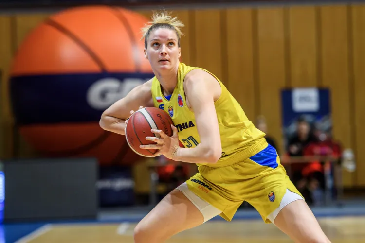 Laura Miskiniene mecz z Polonią Warszawa zakończyła z double-double. Dla koszykarek była to 5. wygrana z rzędu w OBLK.