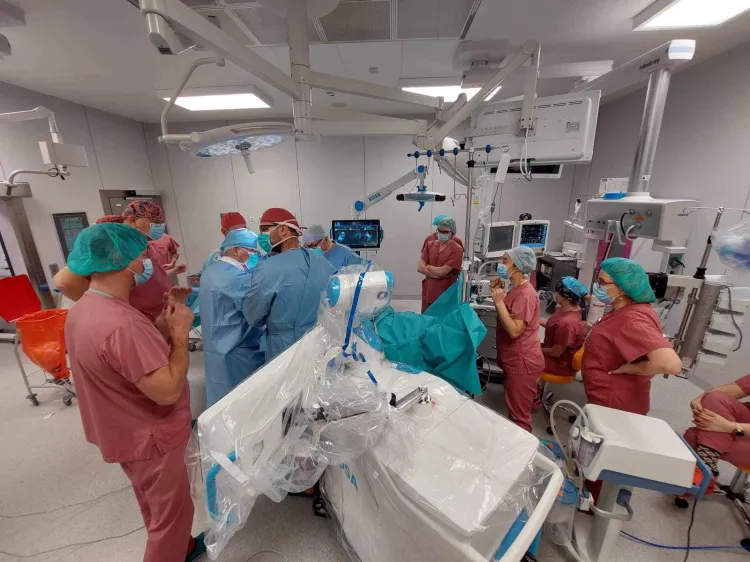 W grudniu gdyńscy lekarze wykonali pierwszych 6 operacji robotycznych w zakresie ortopedii. 