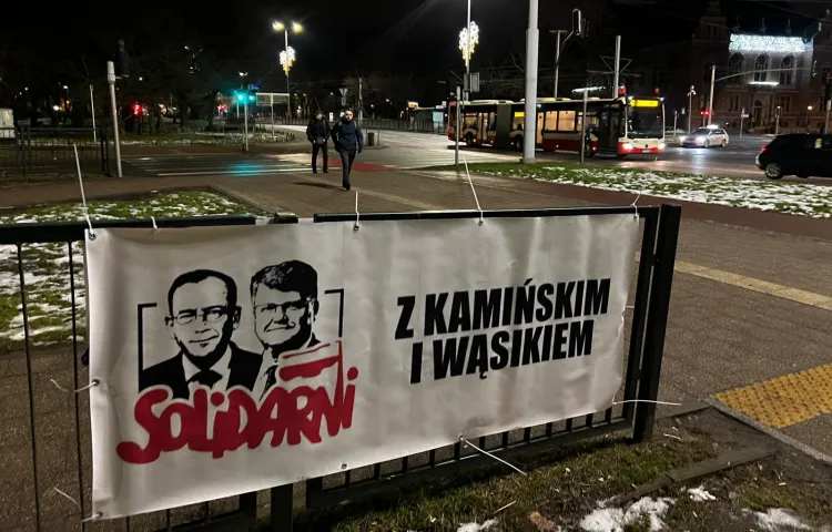 Takie banery pojawiły się przez weekend w wielu miejscach Gdańska.