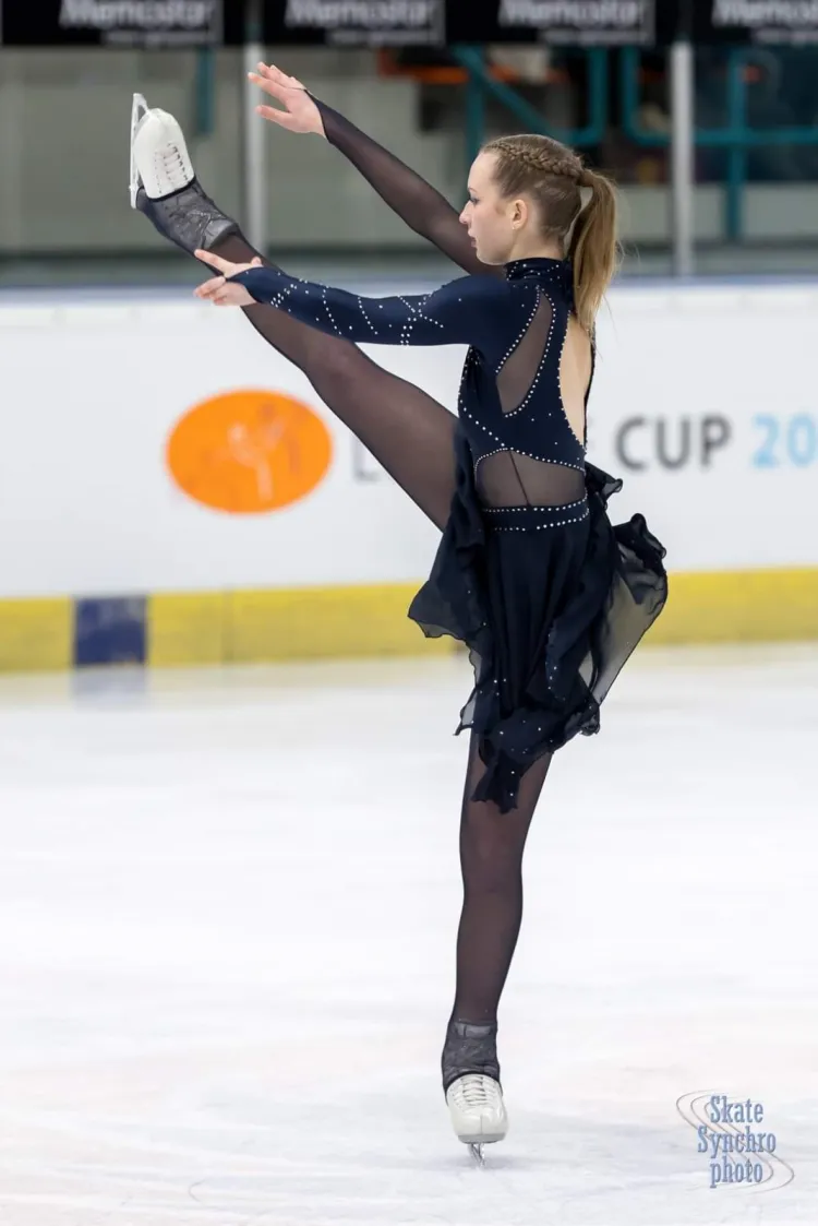 Grażyna Frozyna to kapitan zespołu Ice Fire Junior. Gdańszczanka uważa łyżwiarstwo synchroniczne za widowiskowy sport, który jest sztuką na lodzie.