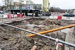 Gołym okiem widać, że do zakończenia przebudowy Chwarznieńskiej na Witominie jeszcze daleko. Władze Gdyni opóźnienia tłumaczą błędami w projekcie.