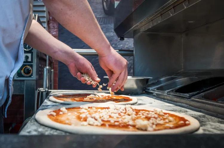 9 lutego obchodzimy Międzynarodowy Dzień Pizzy.