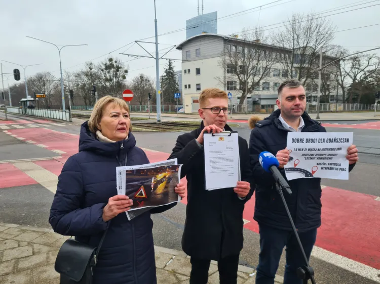 Radni opozycji oczekują od władz miasta m.in. lepszego nadzoru nad służbami drogowymi. 