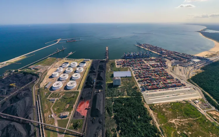 Duży projekt dedykowany produktom zbożowym miał postać w Porcie Gdańsk między terminalem kontenerowym a terminalem węglowym i bazą paliw. Tam też mógłby powstać rurociąg. Oba projekty nie ruszyły z miejsca. 