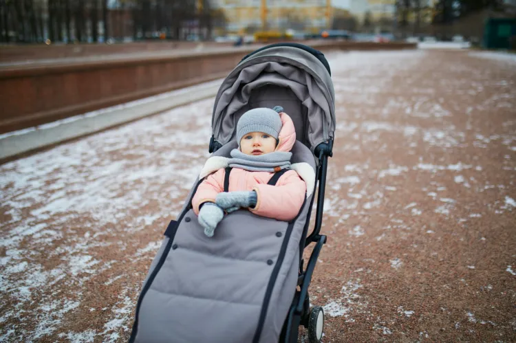 Spacer z dzieckiem, zwłaszcza w okresie zimowym, jest - poza zbilansowaną dietą i podażą witaminy D3 - jednym z istotnych czynników wzmacniających odporność.