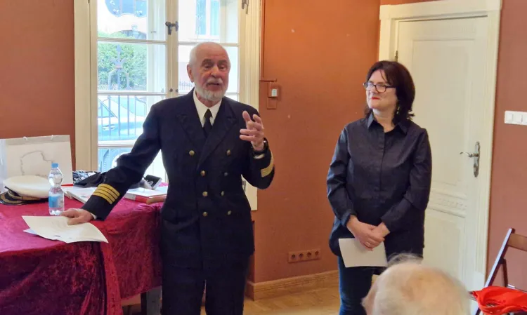 Kapitan Gabriel Oleszek oraz Małgorzata Tarasiewicz podczas piątkowej prezentacji programu ruchu Mieszkańcy dla Sopotu.