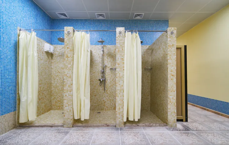 Zasady higieny wciąż nie są znane wszystkim podczas korzystania z publicznych prysznicy.