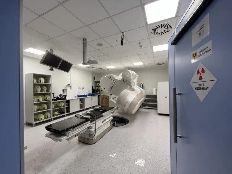 Szpital czeka na sprowadzenie części do specjalistycznej aparatury do radioterapii. 