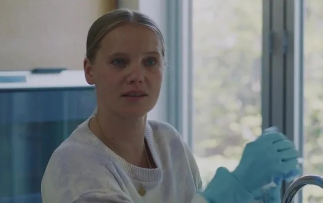One might have expected a cameo role for Joanna Kulig, but there are quite a few Polish women on screen.  This is a great performance from an established actress "cold War".  Like the rest of the cast, the weak script didn't allow for much more. 