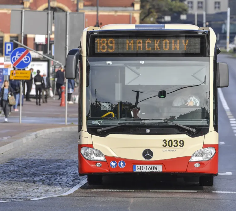 Mieszkańcy południowych dzielnic Gdańska cieszą się z linii autobusowej 189. Narzekają jednak na organizację przystanków.