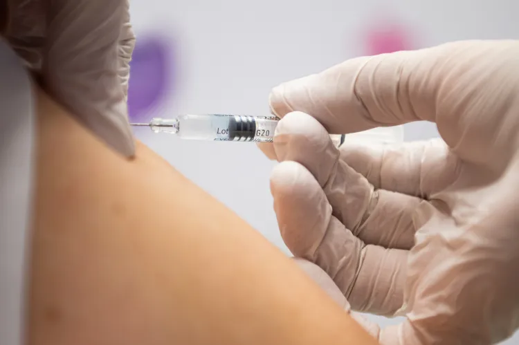 Ze szczepień przeciw grypie skorzystało zaledwie 5 proc. społeczeństwa.