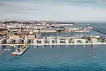 Budowa 8 nowych budynków na Molo Rybackim ma być kontynuacją osiedla z mariną Yacht Park widocznego z lewej strony.