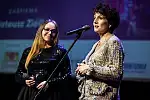IV Bal Równych Szans. Prezes fundacji "Ja też", Małgorzata Bulczak i dyrektor Gdańskiego Teatru Szekspirowskiego - Agata Grenda.