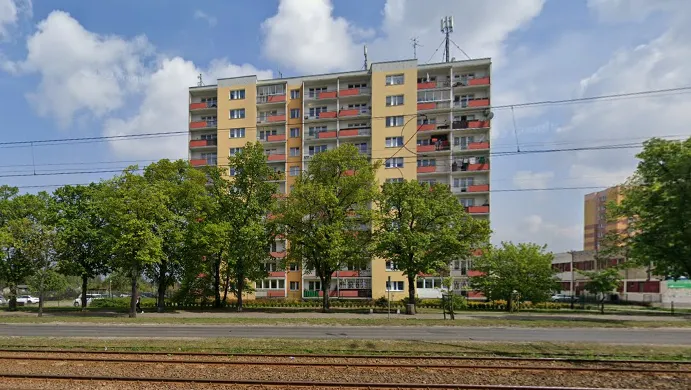 Za 41-metrowe mieszkanie przy ul. Baczyńskiego we Wrzeszczu sprzedawca-oszust zażyczył sobie 360 tys. zł. Nic dziwnego, że zainteresowanie ofertą było ogromne. 