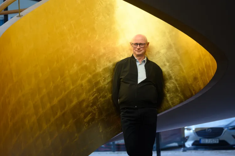 "Ludzie często boją się teatru, boją się, że tego nie zrozumieją. Nie ma takiego lęku, gdy ktoś idzie na wystawę do galerii sztuki współczesnej. Idzie i nie boi się, że ktoś zobaczy, że nie zrozumiał. W teatrze jest ten lęk. Niepotrzebny, moim zdaniem".