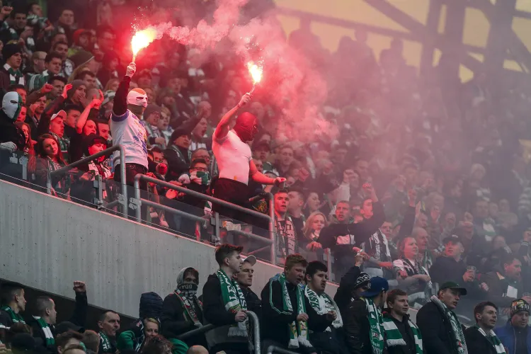 Ponad 28 tysięcy kibiców na meczu Lechia Gdańsk - Arka Gdynia z 17 kwietnia 2017 roku, ale bez kibiców gości, to dotychczasowy rekord derbów na stadionie w Letnicy, który zostanie pobity 19 maja 2024 roku.