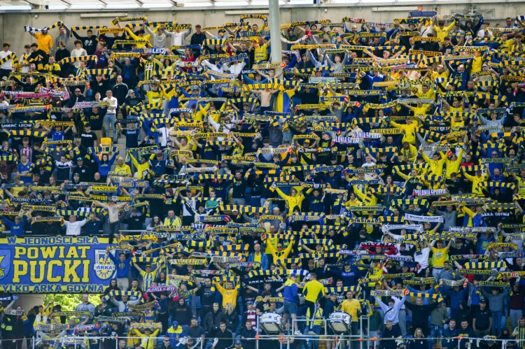 Arka Gdynia w decydującym meczu o awans do PKO BP Ekstraklasy z GKS Katowice będzie mogła liczyć na rekordowe wsparcie z trybun. Mecz obejrzy dopuszczalny komplet widzów, a więc ok. 13 tys. fanów.