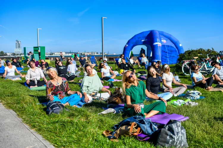 Największa sesja jogi w Gdyni to tylko jedna z propozycji, by aktywnie spędzić czas w weekend 25-26 maja. 