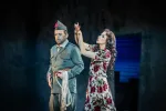 Gdańska "Carmen" rozgrywa się w realiach wojny domowej w latach 30. w Hiszpanii. 