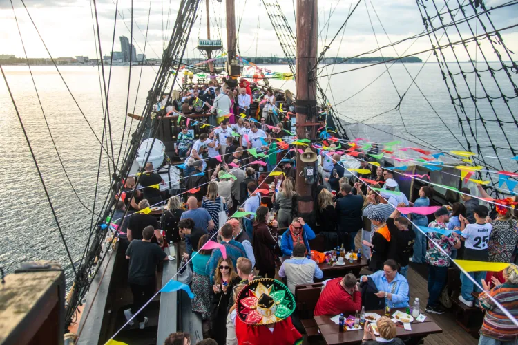 25 lat restauracji Pueblo w Gdyni. Impreza odbyła się na pokładzie Czarnej Perły.