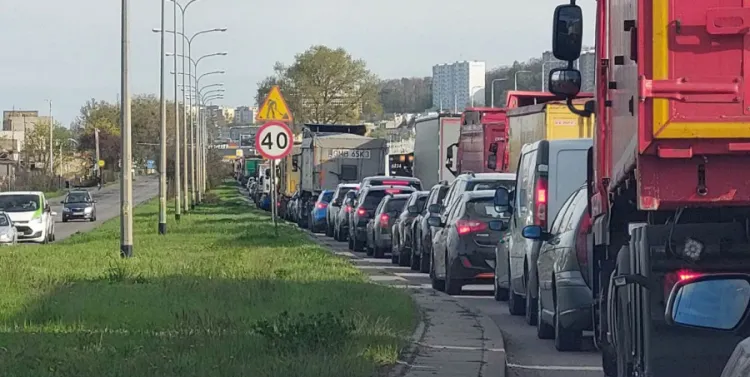 Kierowcy muszą przygotować się na korki w kilku miejscach Gdyni.