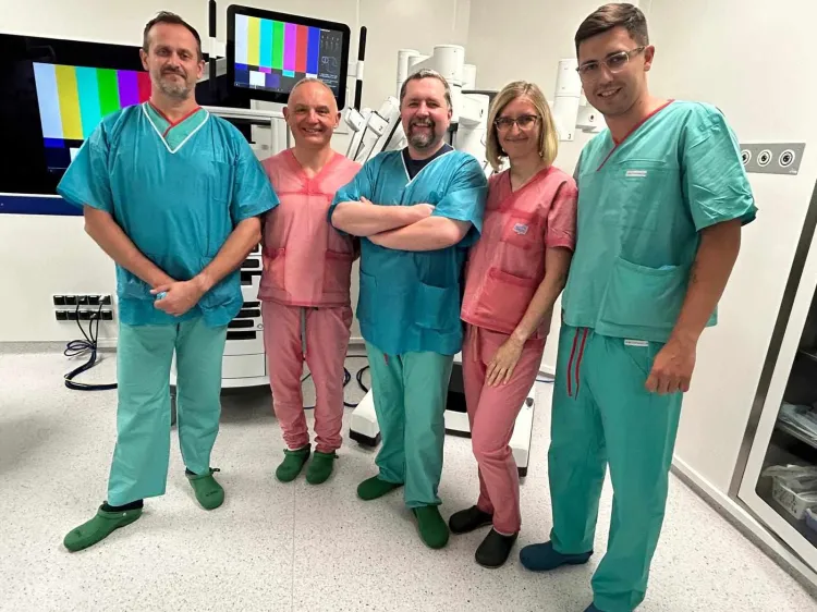 W Szpitalu na gdańskiej Zaspie po raz pierwszy wykonano zabiegi usunięcia pęcherza moczowego z wykorzystaniem wsparcia robotycznego. 