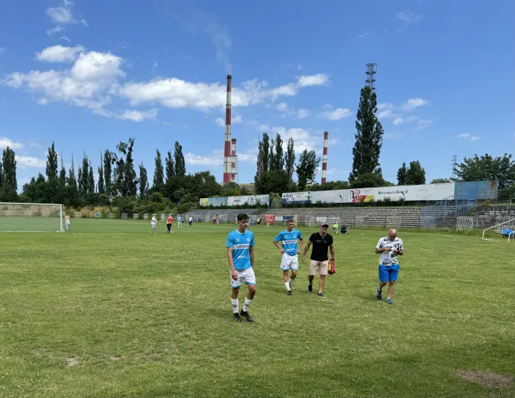 Piłkarze Stoczniowca odnieśli swoją pierwszą porażkę od ponad trzech miesięcy.