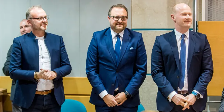 Od lewej: Michał Guć, Marek Łucyk i Bartosz Bartoszewicz. Odprawa za pracę na stanowisku wiceprezydentów im się nie należała? 