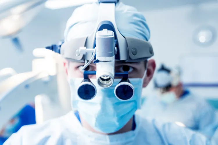 Zabiegi laserowej korekcji wzroku są pozytywnie oceniane na całym świecie i należą do
najbardziej bezpiecznych oraz pewnych metod usuwania wad wzroku.