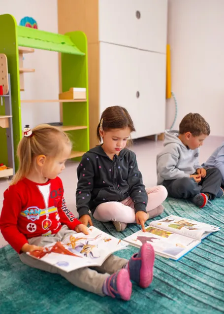 Dzięki nowoczesnym metodom, zaangażowaniu specjalistów i holistycznemu podejściu Zdrowy Smyk staje się liderem w dziedzinie integracji dzieci z różnymi potrzebami. 