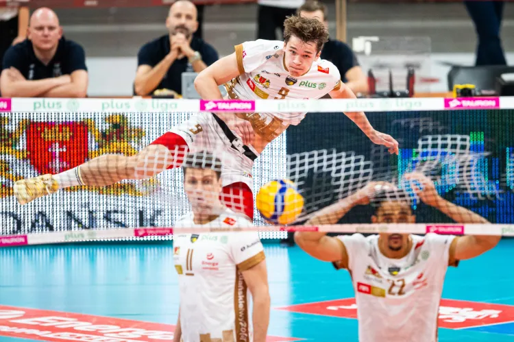 Przed Treflem Gdańsk cztery kolejne mecze, które rozegra u siebie. Aliaksei Nasevich (na zdjęciu) zapewnia walkę o każdy kolejny punkt.