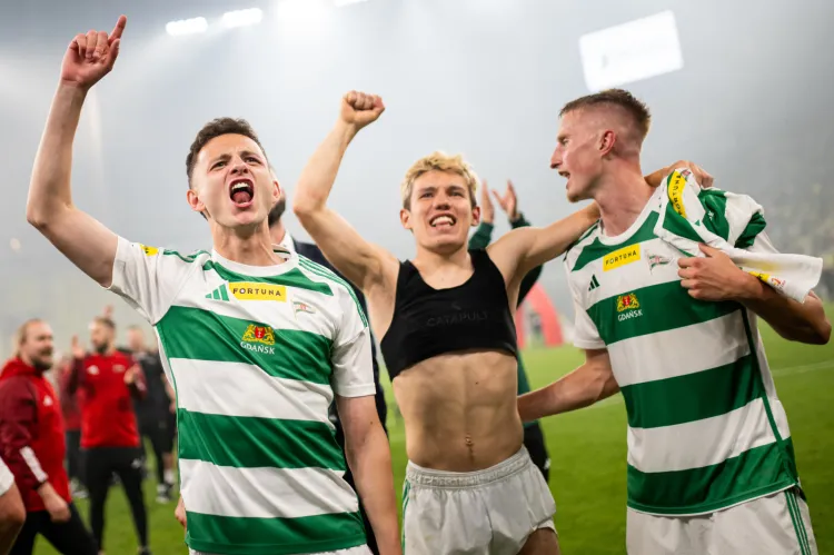 Fortuna 1. Liga: Lechia Gdańsk - Arka Gdynia Luis D'Arrigo, Maksym Chłań, Elias Olsson   radość, zwycięstwo, awans