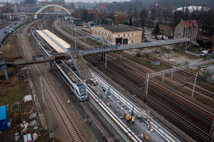 Remontowany przystanek SKM Stocznia w Gdańsku.