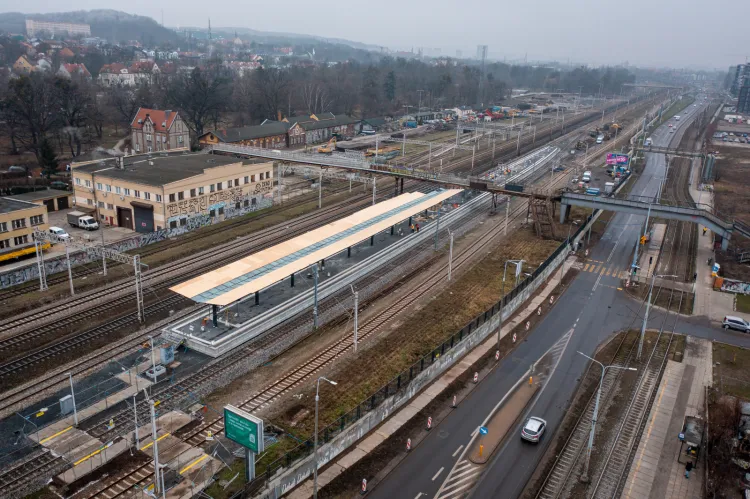 Remontowany przystanek SKM Stocznia w Gdańsku.